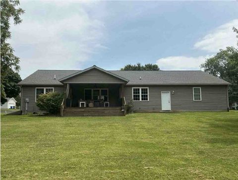 Tiny photo for 302 S Walnut Street, Colfax, IL 61728 (MLS # 12529059)