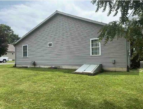 Tiny photo for 302 S Walnut Street, Colfax, IL 61728 (MLS # 12529059)