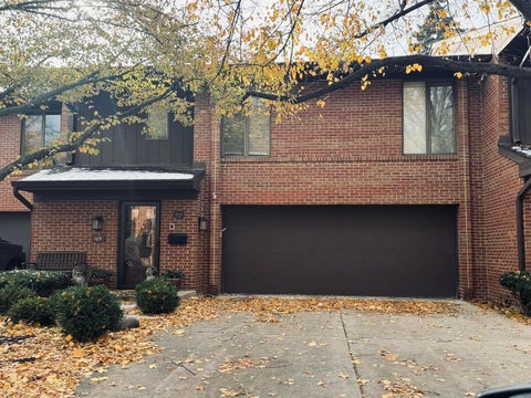 Photo of 105 Astoria Way, Park Ridge, IL 60068 (MLS # 12729940)