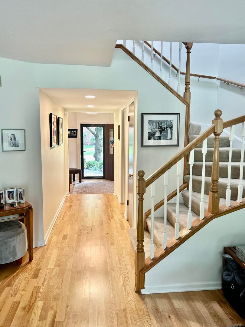105 Astoria Way