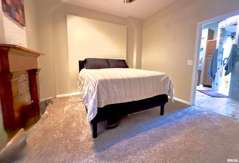 Tiny photo for 521 N LOCUST Street, Flora, IL 62839 (MLS # EB460551)