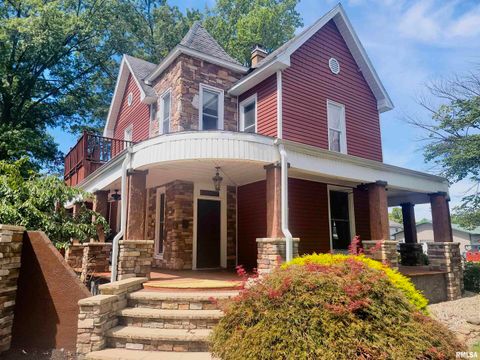 Photo of 521 N LOCUST Street, Flora, IL 62839 (MLS # EB460551)