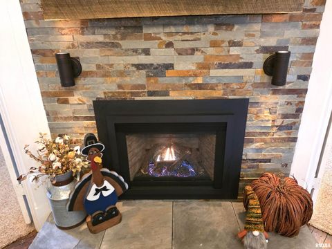 Tiny photo for 521 N LOCUST Street, Flora, IL 62839 (MLS # EB460551)