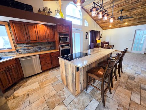 Tiny photo for 521 N LOCUST Street, Flora, IL 62839 (MLS # EB460551)