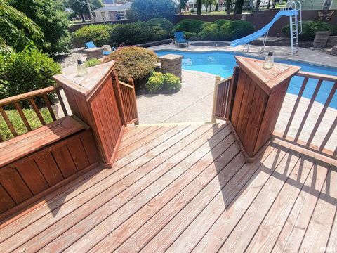 Tiny photo for 521 N LOCUST Street, Flora, IL 62839 (MLS # EB460551)