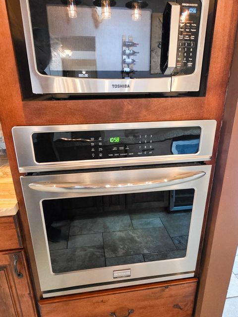 Tiny photo for 521 N LOCUST Street, Flora, IL 62839 (MLS # EB460551)