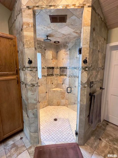 Tiny photo for 521 N LOCUST Street, Flora, IL 62839 (MLS # EB460551)