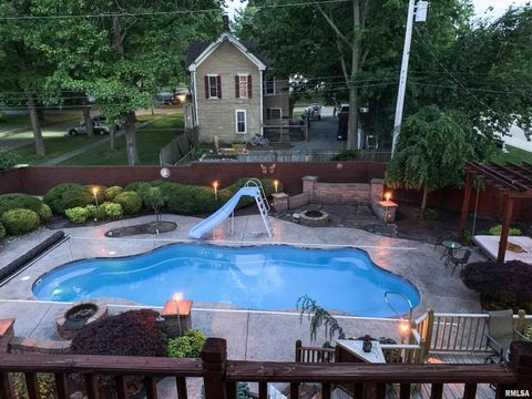 Tiny photo for 521 N LOCUST Street, Flora, IL 62839 (MLS # EB460551)