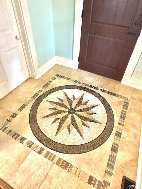 Tiny photo for 521 N LOCUST Street, Flora, IL 62839 (MLS # EB460551)