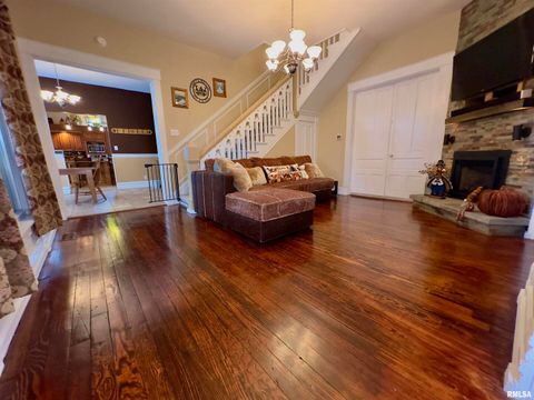 Tiny photo for 521 N LOCUST Street, Flora, IL 62839 (MLS # EB460551)