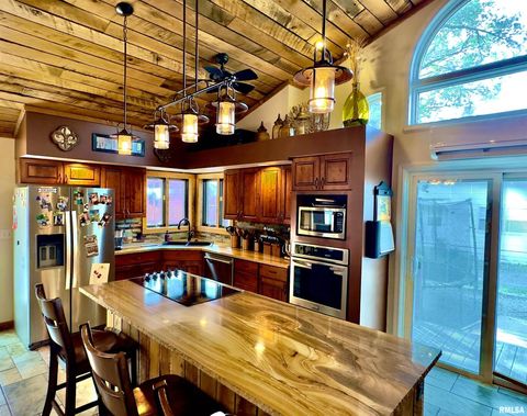 Tiny photo for 521 N LOCUST Street, Flora, IL 62839 (MLS # EB460551)