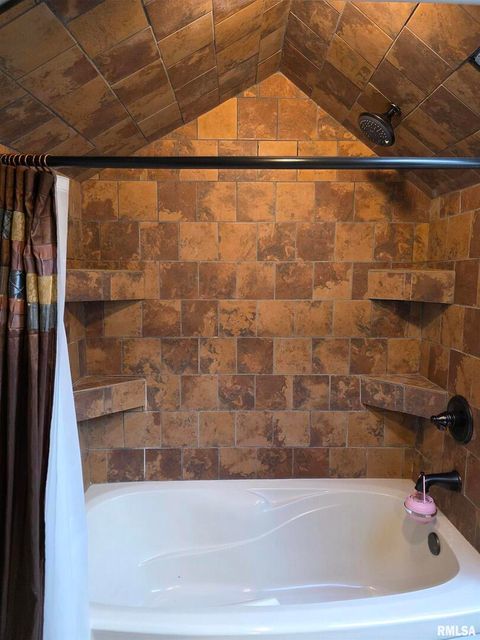 Tiny photo for 521 N LOCUST Street, Flora, IL 62839 (MLS # EB460551)