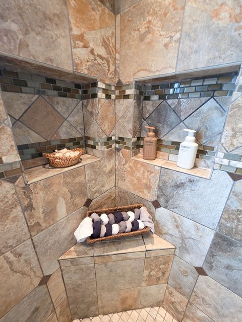 Tiny photo for 521 N LOCUST Street, Flora, IL 62839 (MLS # EB460551)