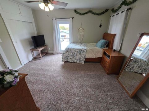 Tiny photo for 521 N LOCUST Street, Flora, IL 62839 (MLS # EB460551)