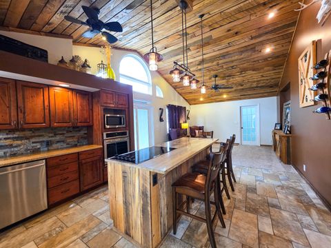 Tiny photo for 521 N LOCUST Street, Flora, IL 62839 (MLS # EB460551)