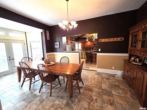 Tiny photo for 521 N LOCUST Street, Flora, IL 62839 (MLS # EB460551)