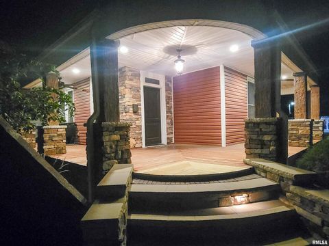 Tiny photo for 521 N LOCUST Street, Flora, IL 62839 (MLS # EB460551)