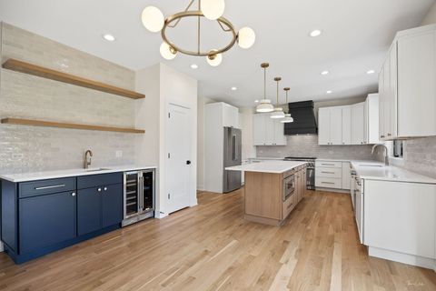 Tiny photo for 877 Wescott Road, Bolingbrook, IL 60440 (MLS # 12482139)