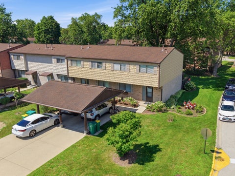 Photo of 490 Tahoe Circle Drive, Wheeling, IL 60090 (MLS # 12757972)