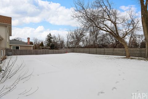 Tiny photo for 34 E Harbor Drive, Lake Zurich, IL 60047 (MLS # 12570705)