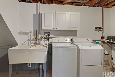 Tiny photo for 34 E Harbor Drive, Lake Zurich, IL 60047 (MLS # 12570705)