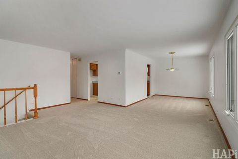 Tiny photo for 34 E Harbor Drive, Lake Zurich, IL 60047 (MLS # 12570705)
