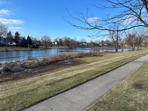 Tiny photo for 34 E Harbor Drive, Lake Zurich, IL 60047 (MLS # 12570705)