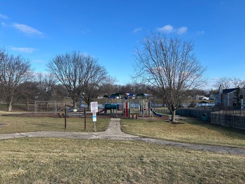 Tiny photo for 34 E Harbor Drive, Lake Zurich, IL 60047 (MLS # 12570705)