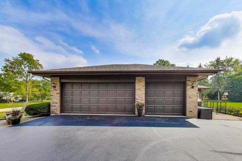 Tiny photo for 3 Jane Court, Hawthorn Woods, IL 60047 (MLS # 12492574)
