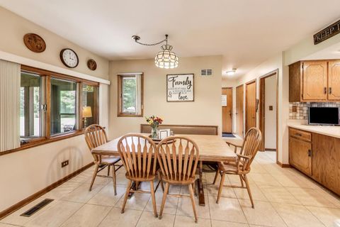 Tiny photo for 3 Jane Court, Hawthorn Woods, IL 60047 (MLS # 12492574)