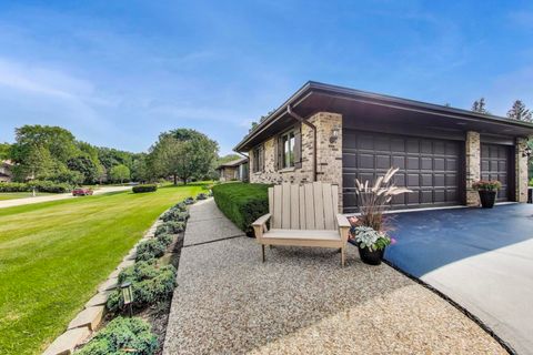 Tiny photo for 3 Jane Court, Hawthorn Woods, IL 60047 (MLS # 12492574)