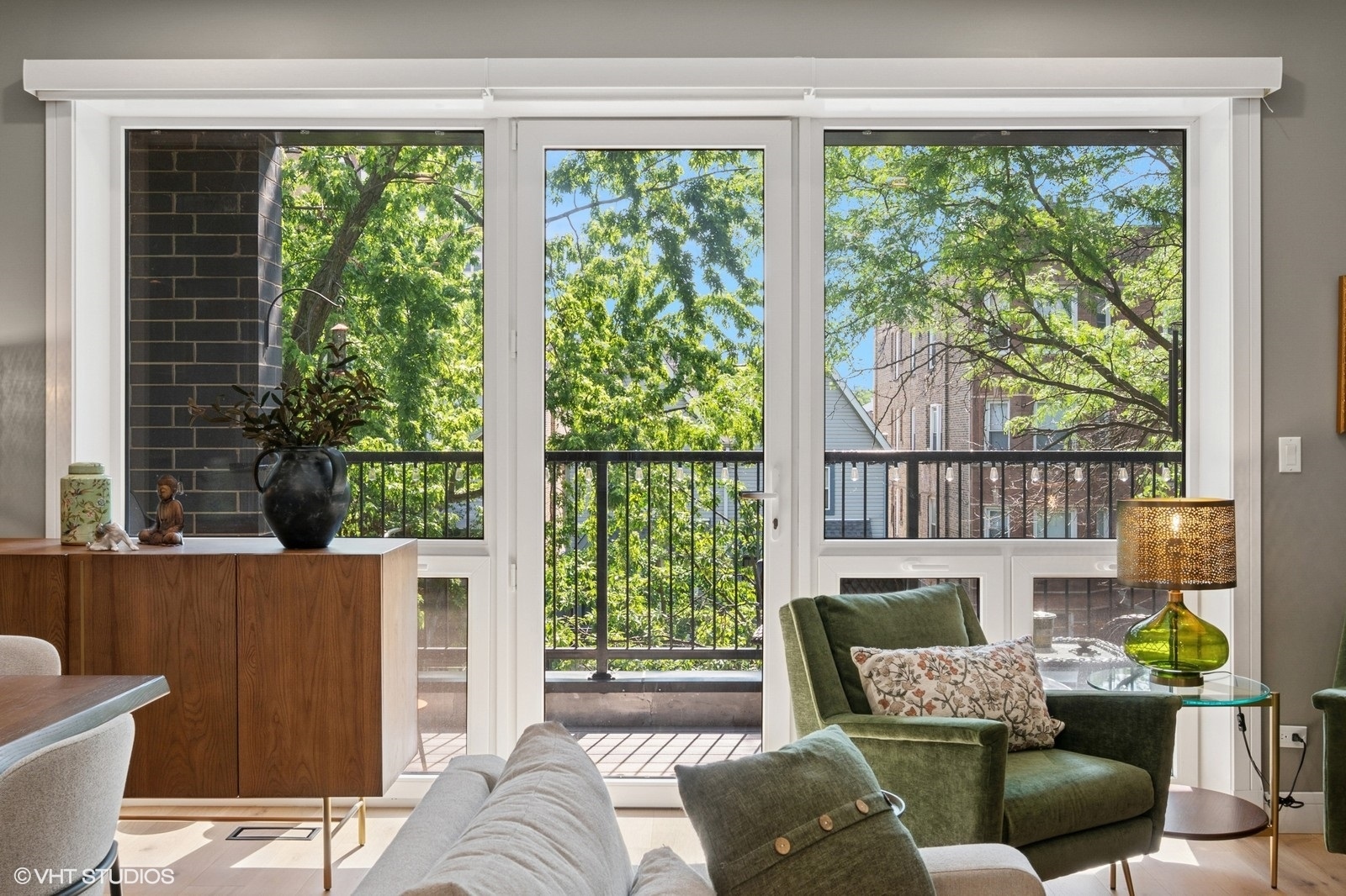 4932 N Kenmore Avenue 2N