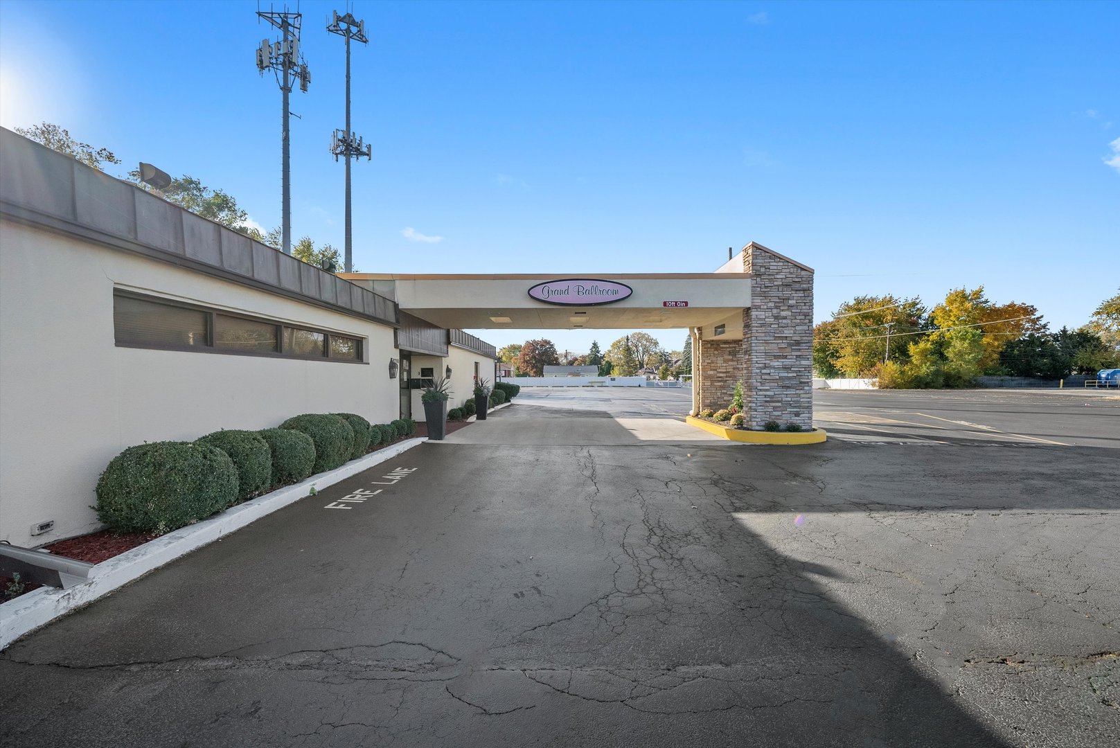 8200 S Cicero Avenue