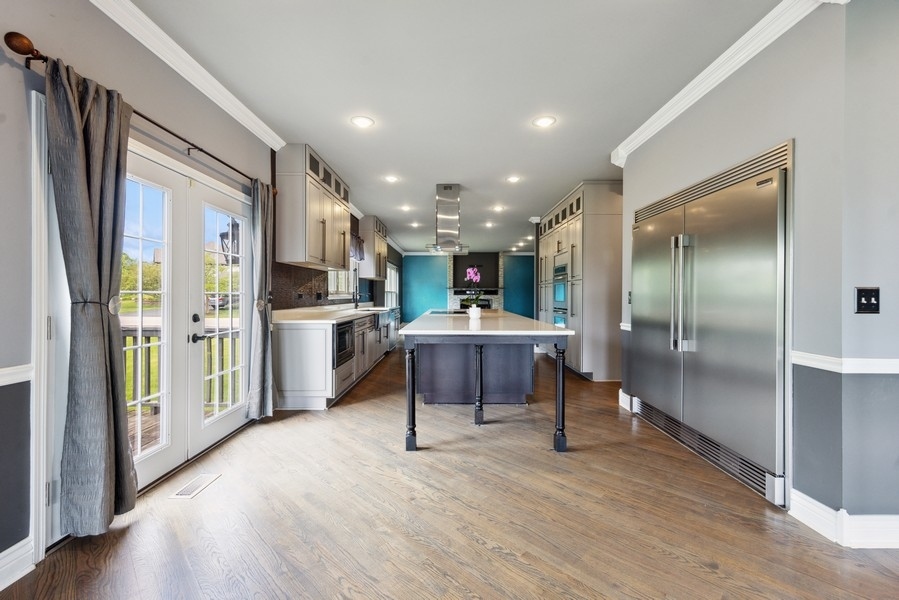2 12 Lakes Court