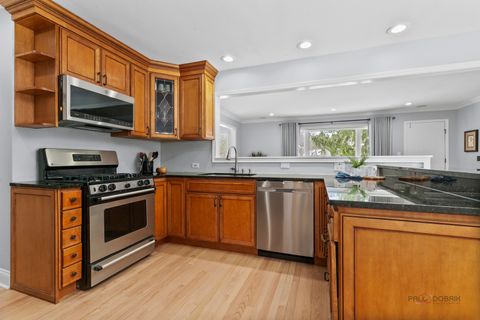 Tiny photo for 5 Whitby Circle, Lincolnshire, IL 60069 (MLS # 12566370)