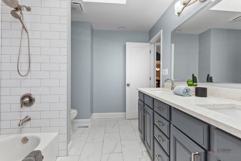 Tiny photo for 5 Whitby Circle, Lincolnshire, IL 60069 (MLS # 12566370)