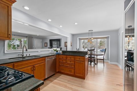 Tiny photo for 5 Whitby Circle, Lincolnshire, IL 60069 (MLS # 12566370)