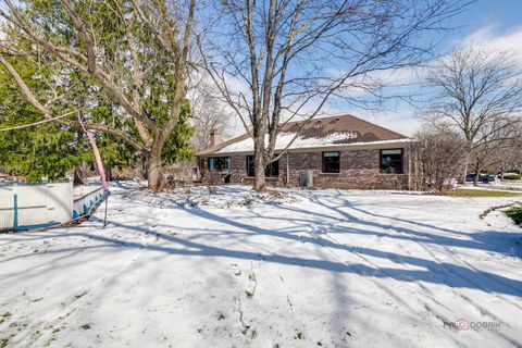 Tiny photo for 5 Whitby Circle, Lincolnshire, IL 60069 (MLS # 12566370)