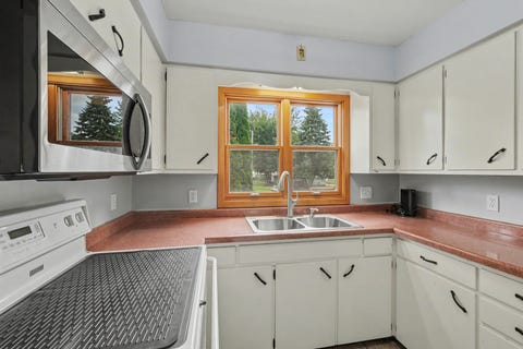 Tiny photo for 809 6th Avenue S, Clinton, IA 52732 (MLS # 12738721)