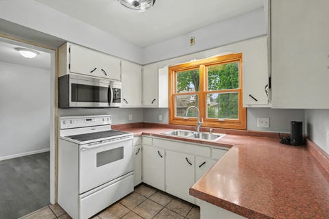 Tiny photo for 809 6th Avenue S, Clinton, IA 52732 (MLS # 12738721)