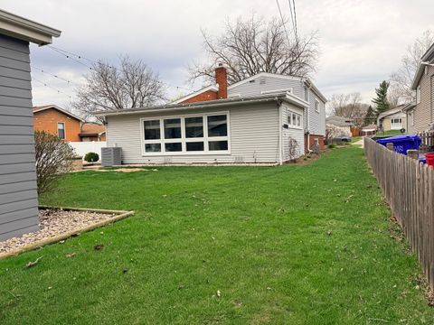 Tiny photo for 563 Coolidge Avenue, Glen Ellyn, IL 60137 (MLS # 12615761)