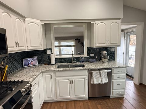 Tiny photo for 563 Coolidge Avenue, Glen Ellyn, IL 60137 (MLS # 12615761)