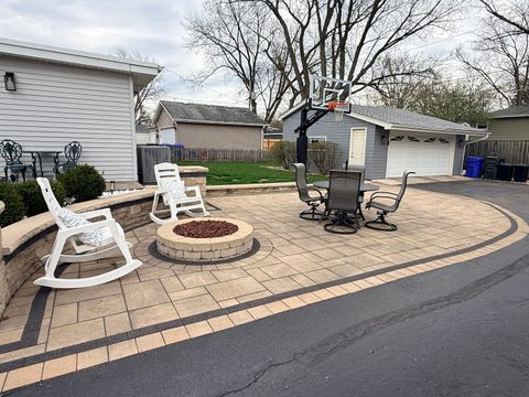 Tiny photo for 563 Coolidge Avenue, Glen Ellyn, IL 60137 (MLS # 12615761)
