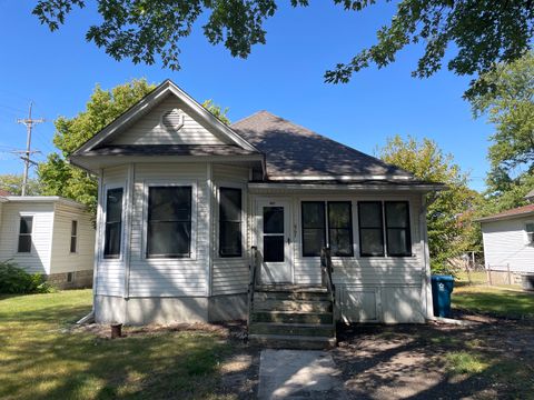 Tiny photo for 907 E Madison Street, Pontiac, IL 61764 (MLS # 12474746)