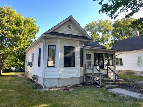 Photo of 907 E Madison Street, Pontiac, IL 61764 (MLS # 12474746) Photo of 907 E Madison Street, Pontiac, IL 61764 (MLS # 12474746)