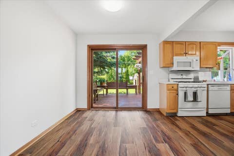 Tiny photo for 1707 Cherrywood Lane, Lindenhurst, IL 60046 (MLS # 12644415)