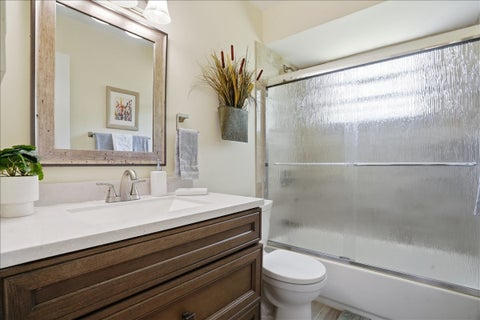 Tiny photo for 1707 Cherrywood Lane, Lindenhurst, IL 60046 (MLS # 12644415)
