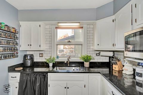 Tiny photo for 9402 Sproat Avenue, Oak Lawn, IL 60453 (MLS # 12507699)