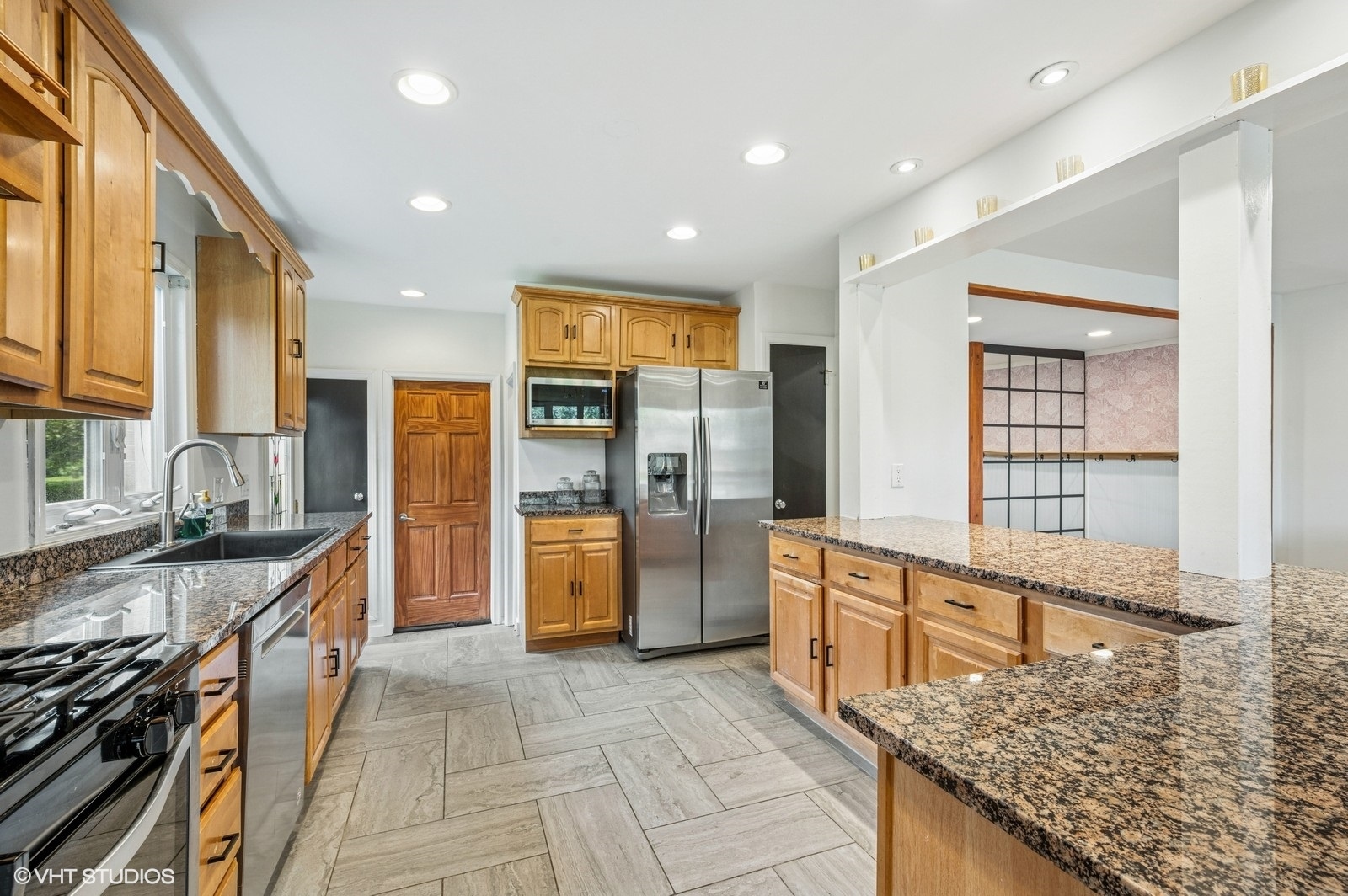 1347 LONDON Lane