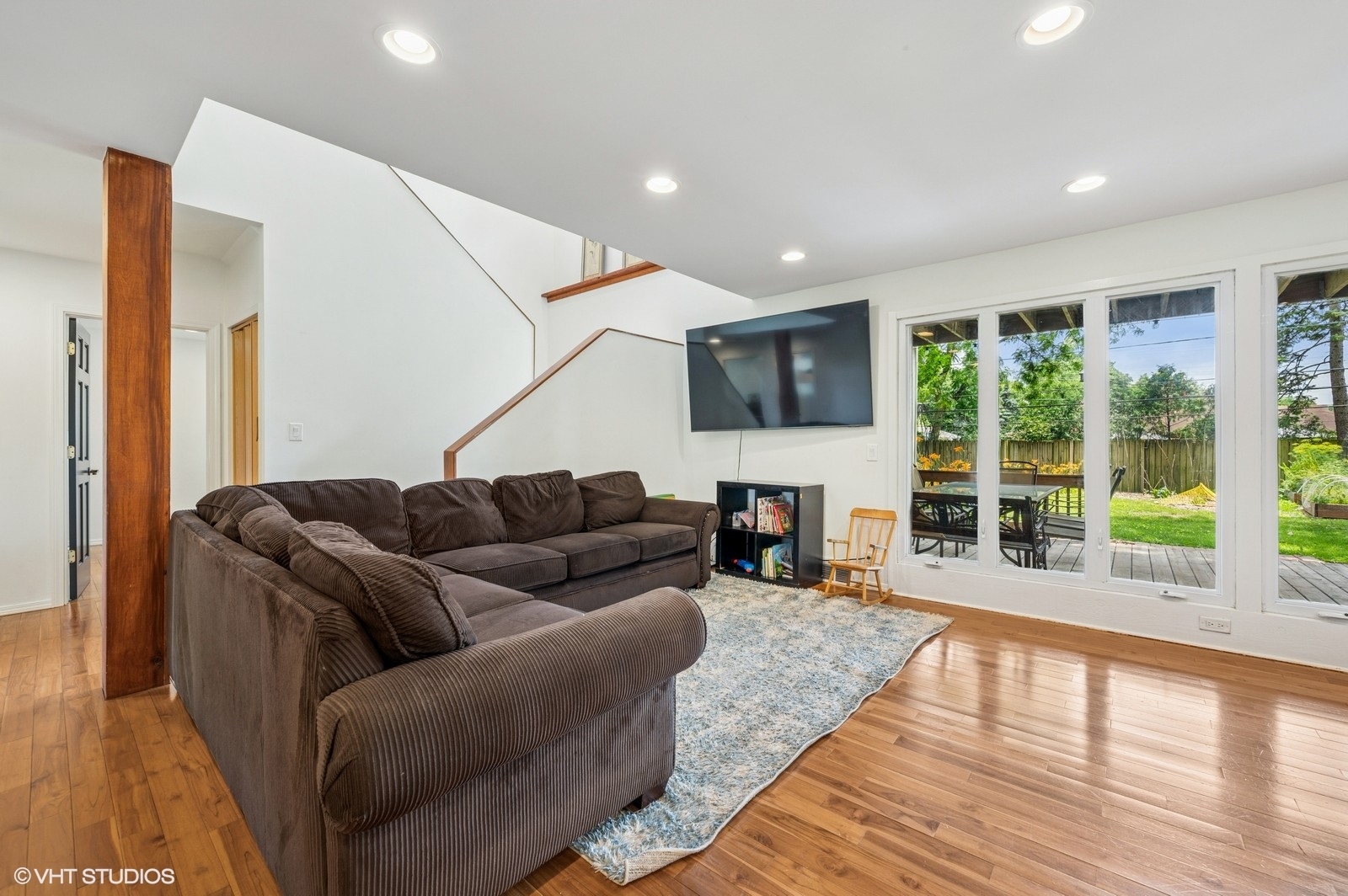 1347 LONDON Lane